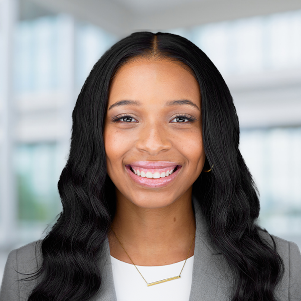 Lauren Ferguson Headshot